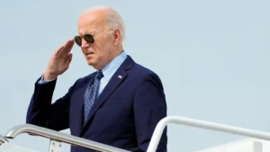 Biden bersiap membuka konvensi Partai Demokrat dengan dorongan untuk memilih Harris 