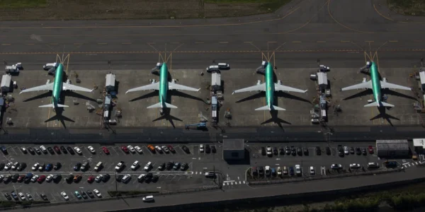Berita Maskapai Hilangnya bagian pesawat membuat Boeing meminta maskapai penerbangan memeriksa semua jet 737 Max