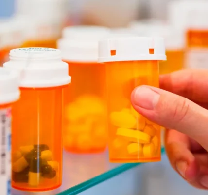 Kesehatan Terupdate FDA menyetujui permintaan negara bagian pertama untuk mengimpor obat dari Kanada