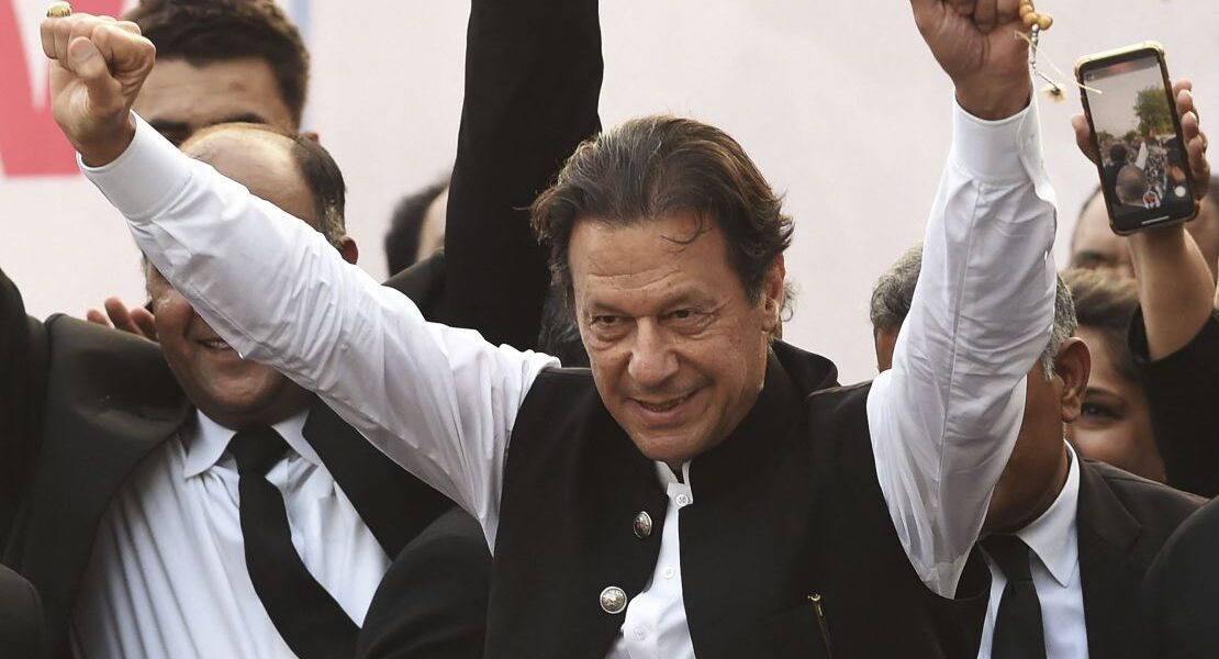Berita Dunia Pakistan gelisah ketika dinasti-dinasti lama bersaing memperebutkan kekuasaan dan tokoh populis Imran Khan mendekam di penjara