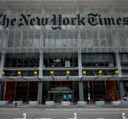 Kritikan Rakyat The New York Times menghadapi tentang Donald Trump