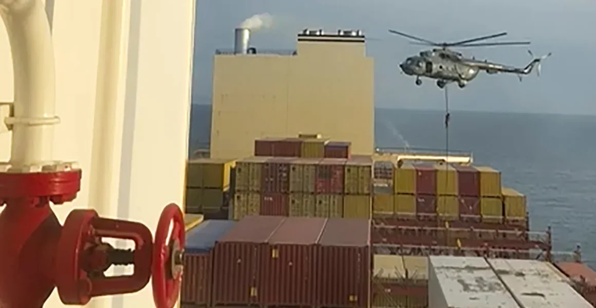 Angkatan Laut Iran menyita kapal kontainer terkait Israel