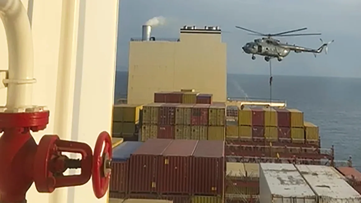 Angkatan Laut Iran menyita kapal kontainer terkait Israel