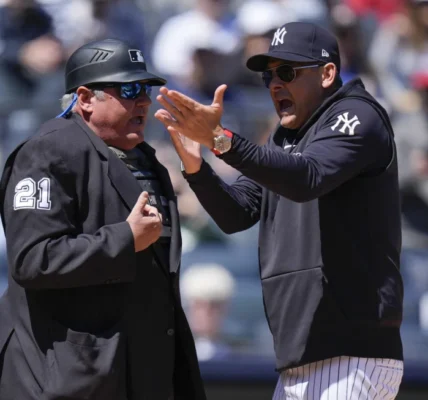 Manajer New York Yankees Aaron Boone dikeluarkan setelah ada kasus kesalahan identitas