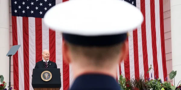 Biden memperingati Hari Peringatan dengan pidato muram di Pemakaman Nasional Arlington