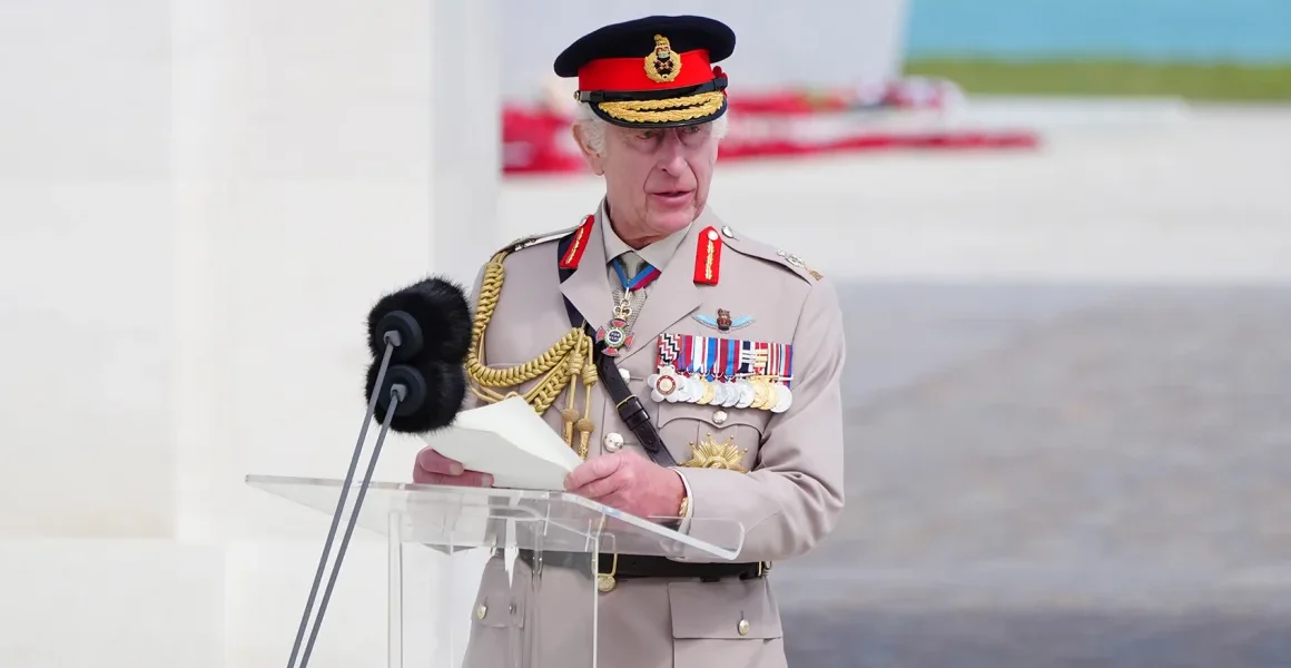 Raja Charles melakukan perjalanan untuk memperingati ulang tahun D-Day