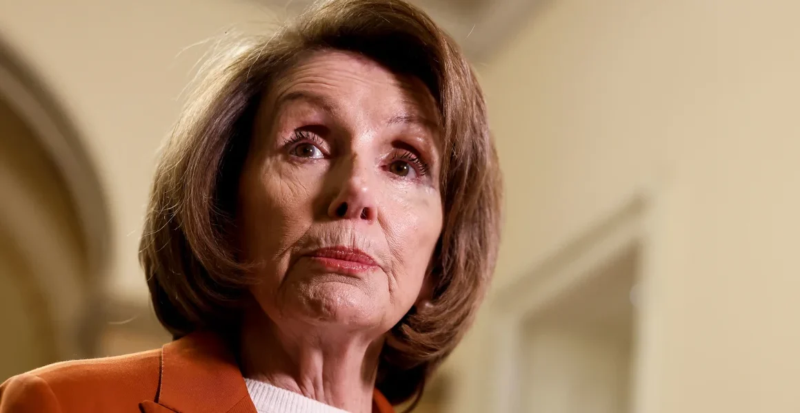 Pelosi secara pribadi mengatakan kepada Biden bahwa jajak pendapat menunjukkan dia tidak bisa menang