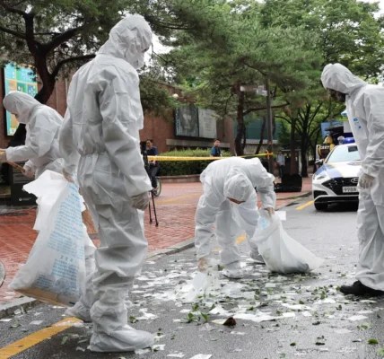 Balon sampah Korea Utara jatuh di dekat kantor kepresidenan Korea Selatan