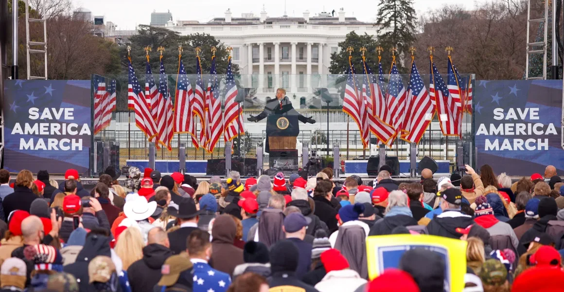 Bagaimana Jack Smith mengedit dakwaan campur tangan pemilu Trump