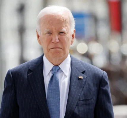 Biden tercekat mengingat Beau Biden sembari mencaci-maki komentar Trump